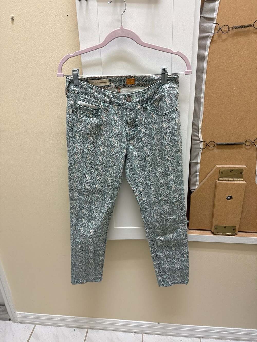 Pilcro and the Letterpress Floral Print Skinny Jeans Size 27